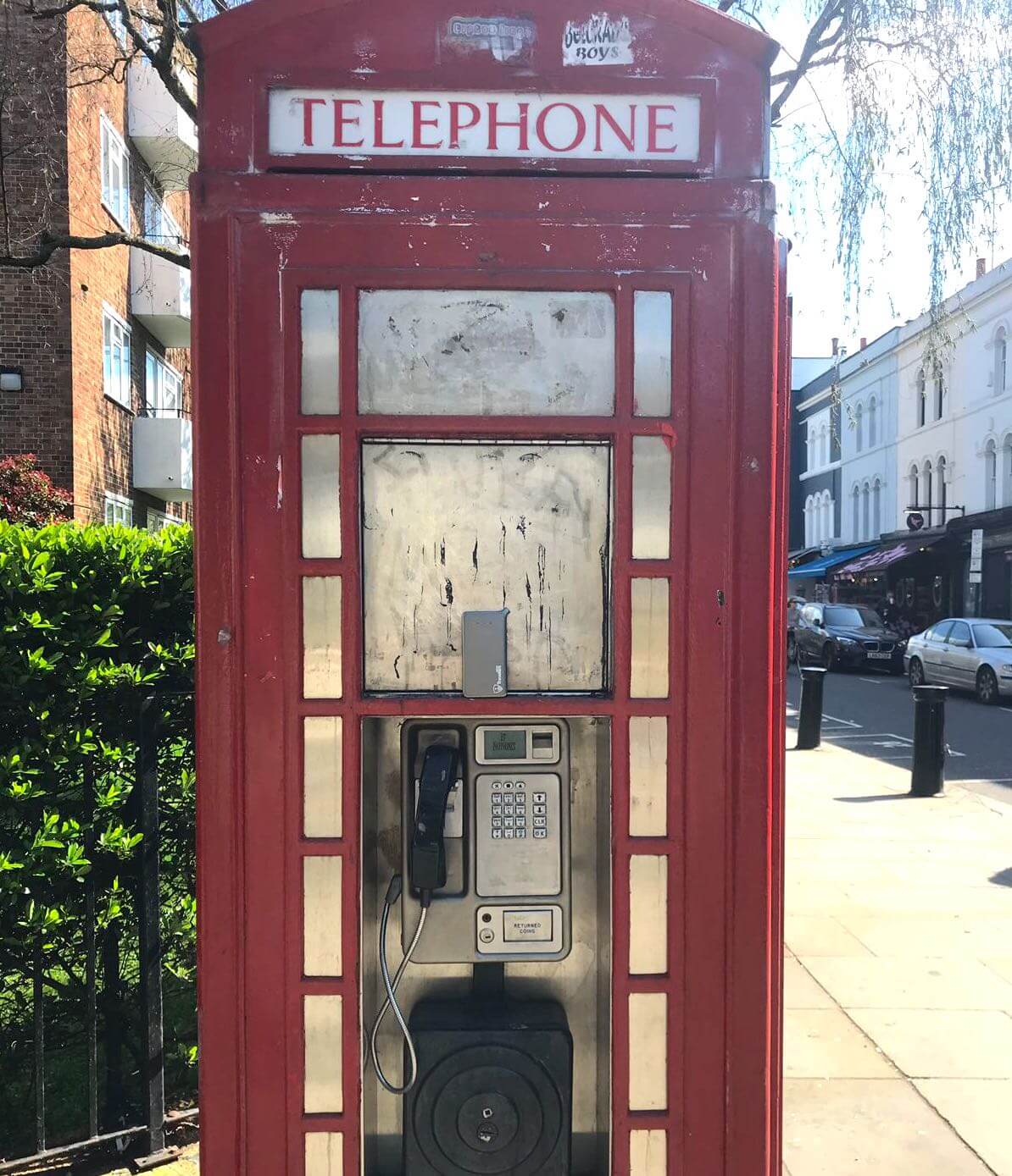 Routeur Wifi de Poche et une cabine téléphonique gratuite à Londres